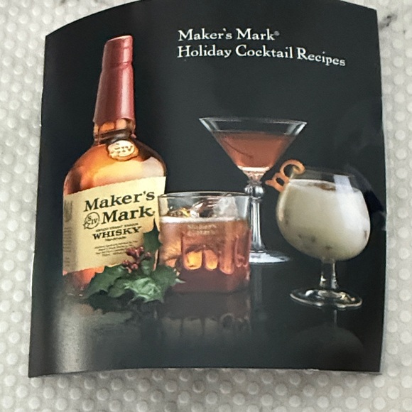 Maker’s Mark Signature Red Wax Cocktail Glass Set and Recipe Booklet - Picture 3 of 4